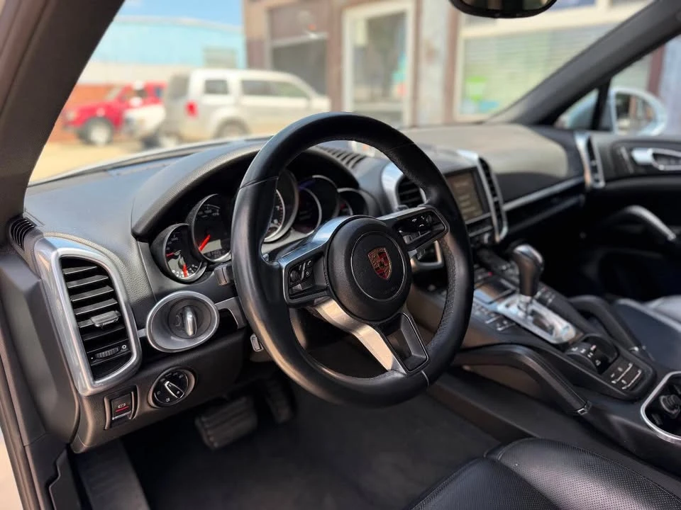 2016 Porsche 958 Cayenne - Image 12 of 20