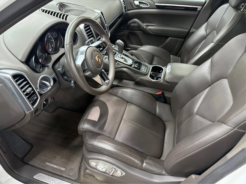 2016 Porsche 958 Cayenne - Image 12 of 20