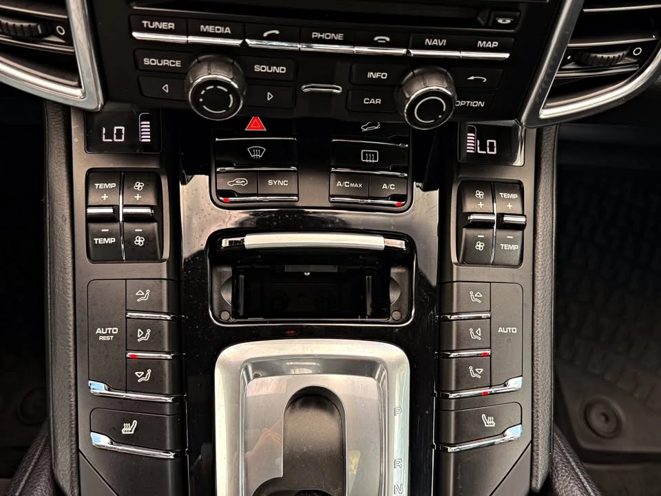 2016 Porsche 958 Cayenne - Image 18 of 19