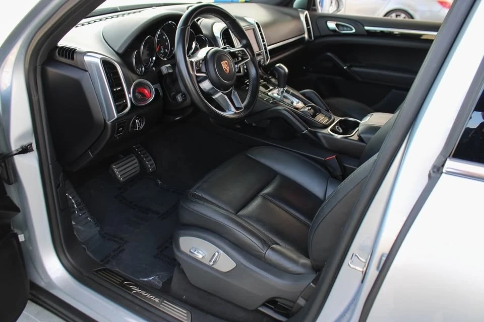 2016 Porsche 958 Cayenne - Image 13 of 20