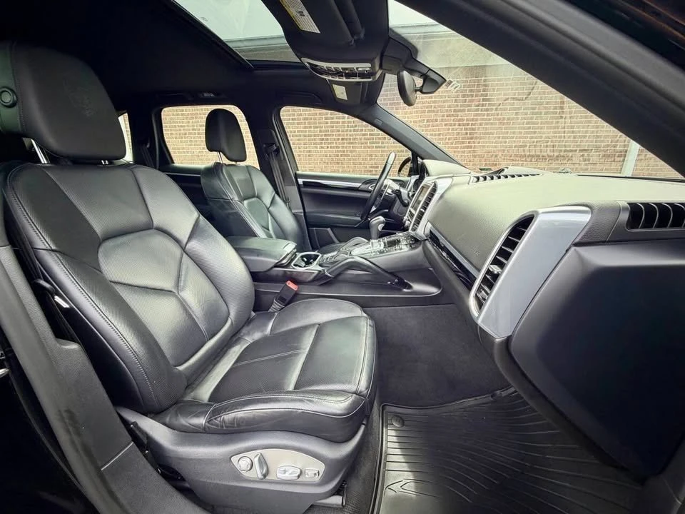 2016 Porsche 958 Cayenne - Image 12 of 18