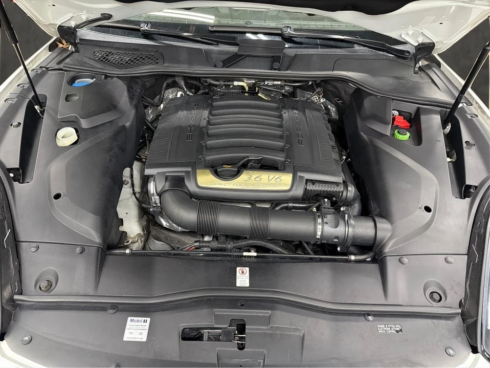 2016 Porsche 958 Cayenne - Image 9 of 20