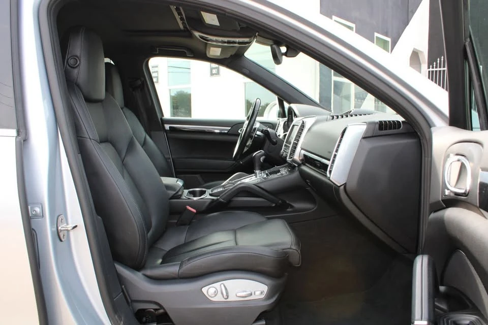 2016 Porsche 958 Cayenne - Image 10 of 20