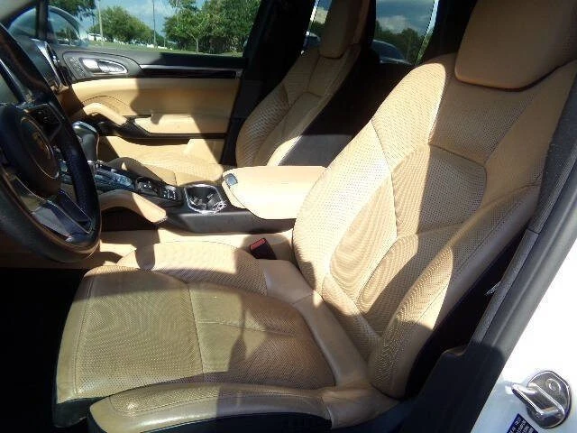 2016 Porsche 958 Cayenne - Image 10 of 20