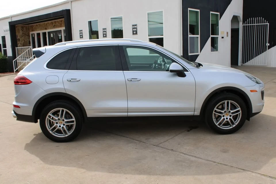2016 Porsche 958 Cayenne - Image 8 of 20