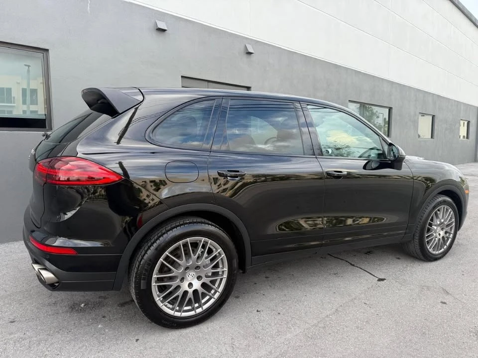 2016 Porsche 958 Cayenne - Image 13 of 19