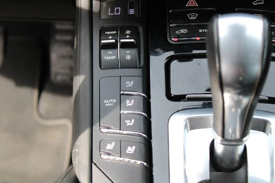 2016 Porsche 958 Cayenne - Image 19 of 20