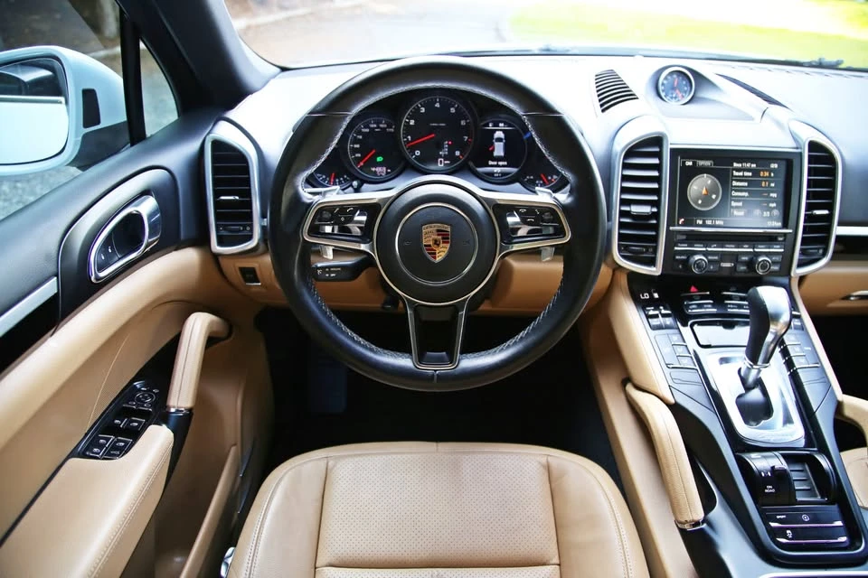 2016 Porsche 958 Cayenne - Image 16 of 20