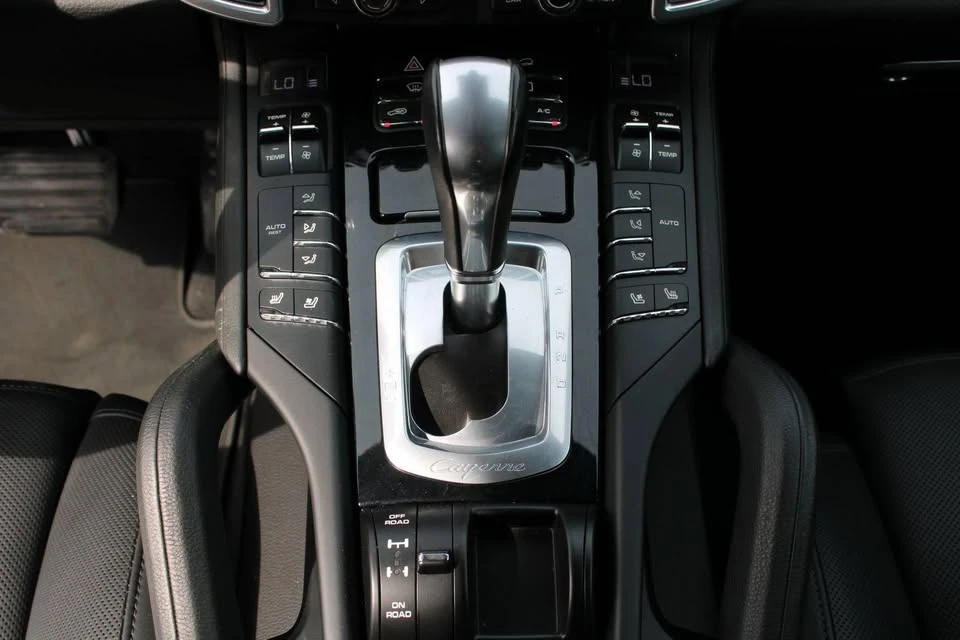 2016 Porsche 958 Cayenne - Image 18 of 20