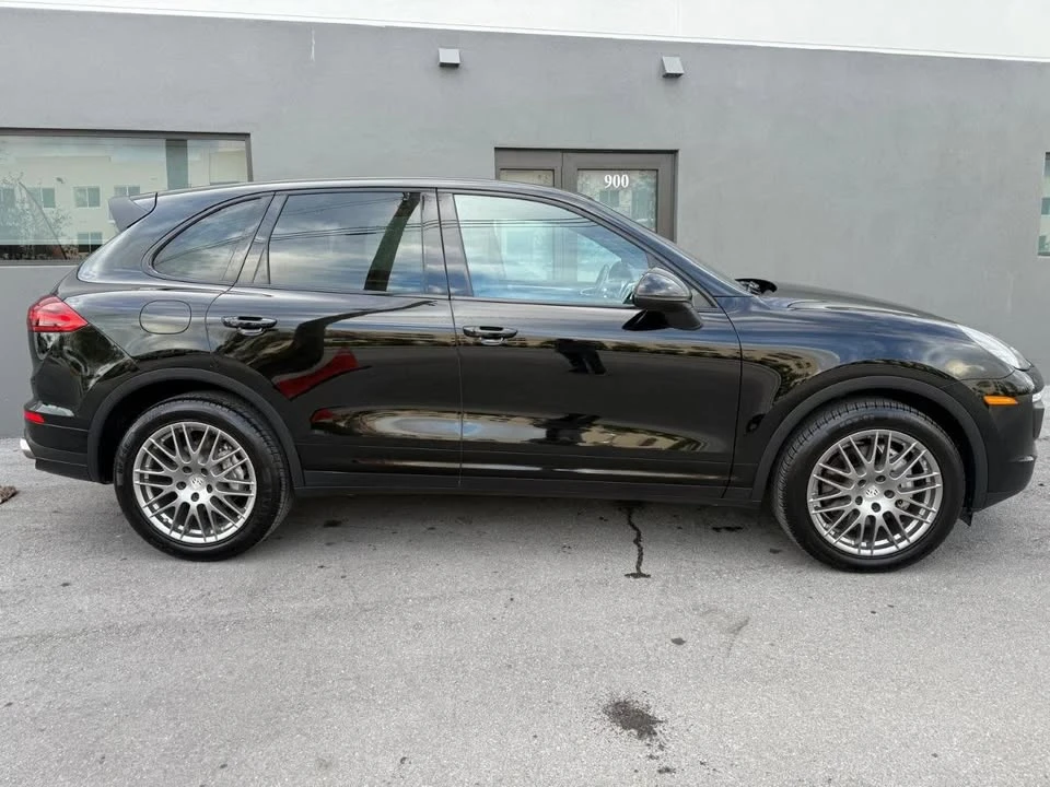 2016 Porsche 958 Cayenne - Image 9 of 19