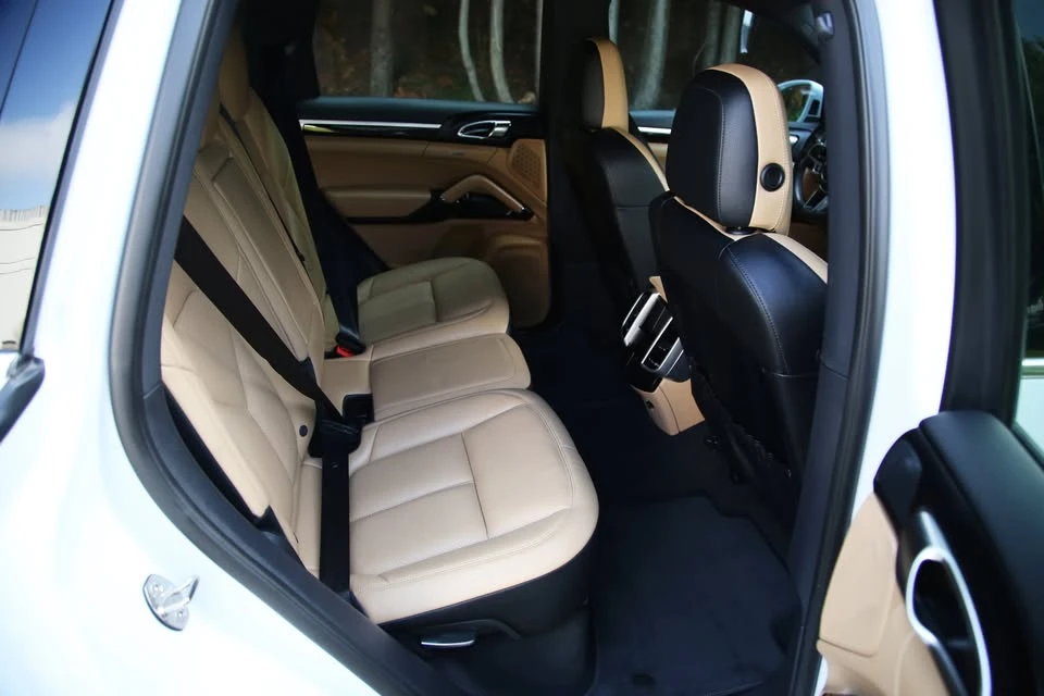 2016 Porsche 958 Cayenne - Image 13 of 20