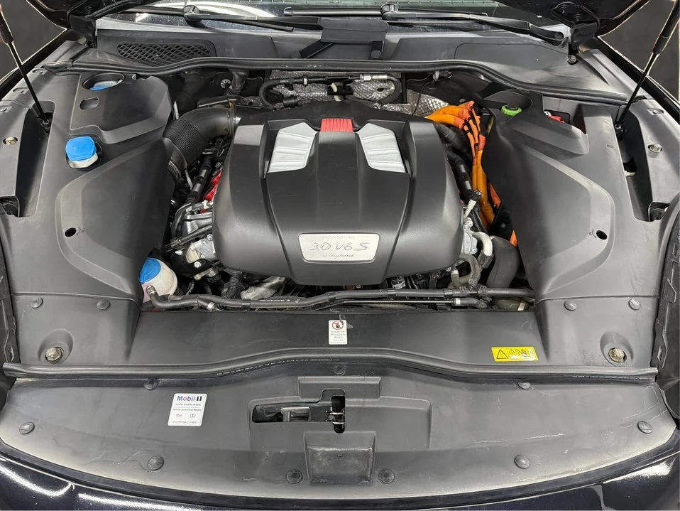 2016 Porsche 958 Cayenne - Image 9 of 20