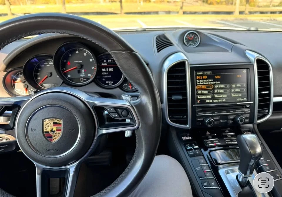 2016 Porsche 958 Cayenne - Image 3 of 3