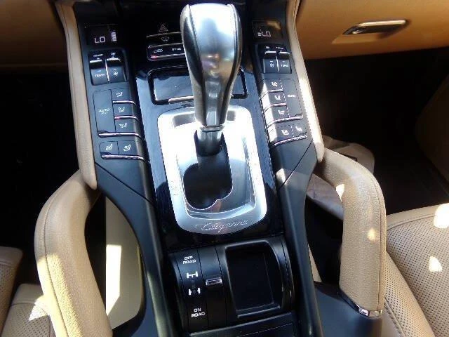 2016 Porsche 958 Cayenne - Image 13 of 20