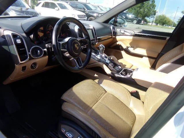 2016 Porsche 958 Cayenne - Image 9 of 20