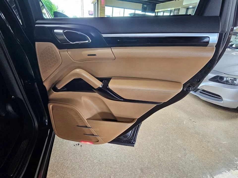 2016 Porsche 958 Cayenne - Image 18 of 20