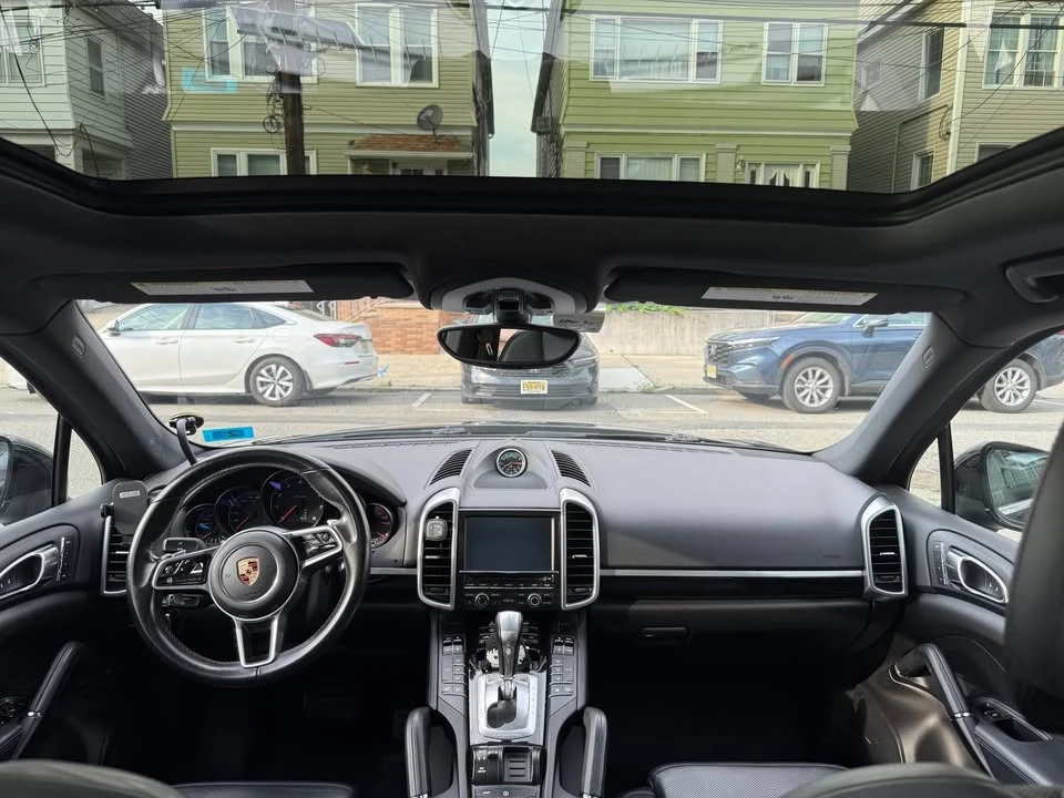 2016 Porsche 958 Cayenne - Image 9 of 13