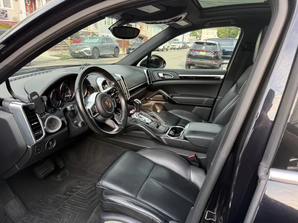 2016 Porsche 958 Cayenne - Image 8 of 13