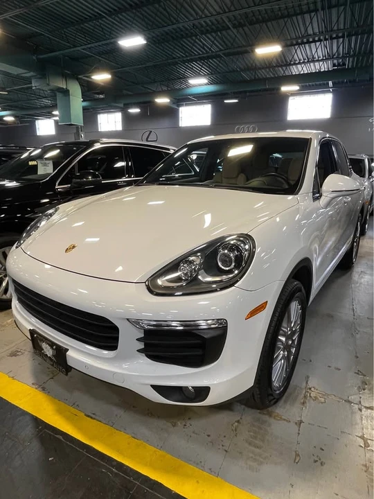 2016 Porsche 958 Cayenne - Image 2 of 8