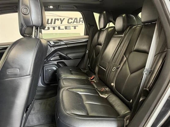 2016 Porsche 958 Cayenne - Image 15 of 20