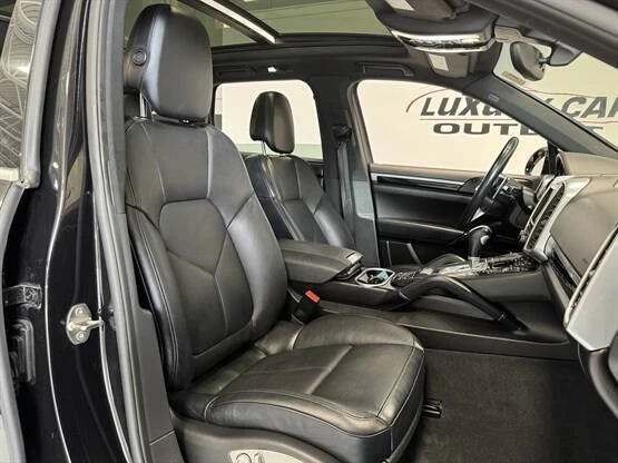 2016 Porsche 958 Cayenne - Image 14 of 20