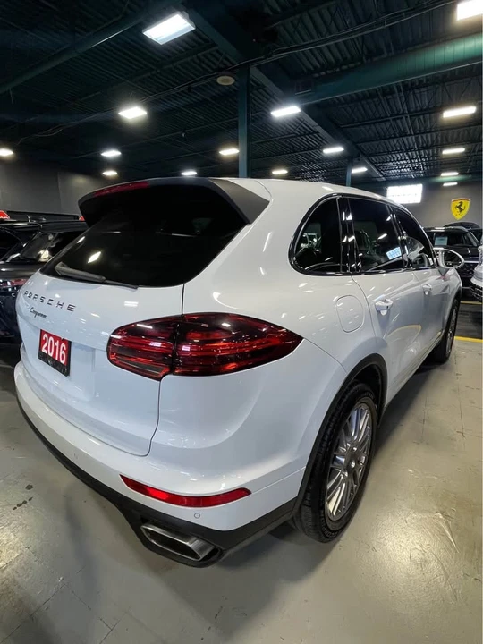 2016 Porsche 958 Cayenne - Image 4 of 8