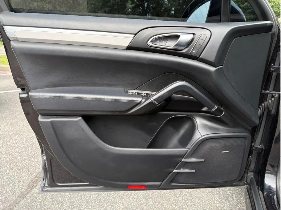 2016 Porsche 958 Cayenne - Image 9 of 20