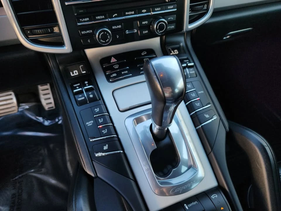 2016 Porsche 958 Cayenne - Image 16 of 20