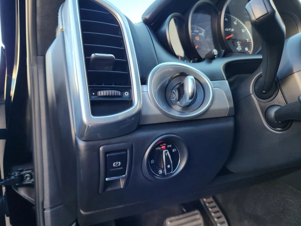 2016 Porsche 958 Cayenne - Image 11 of 20