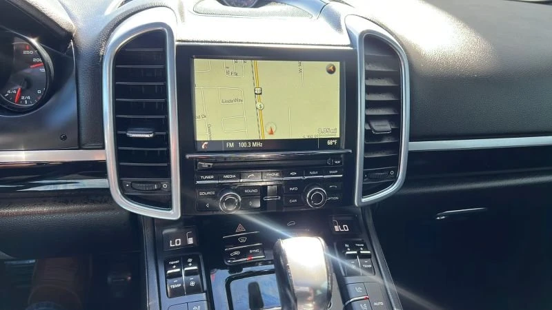 2016 Porsche 958 Cayenne - Image 12 of 20