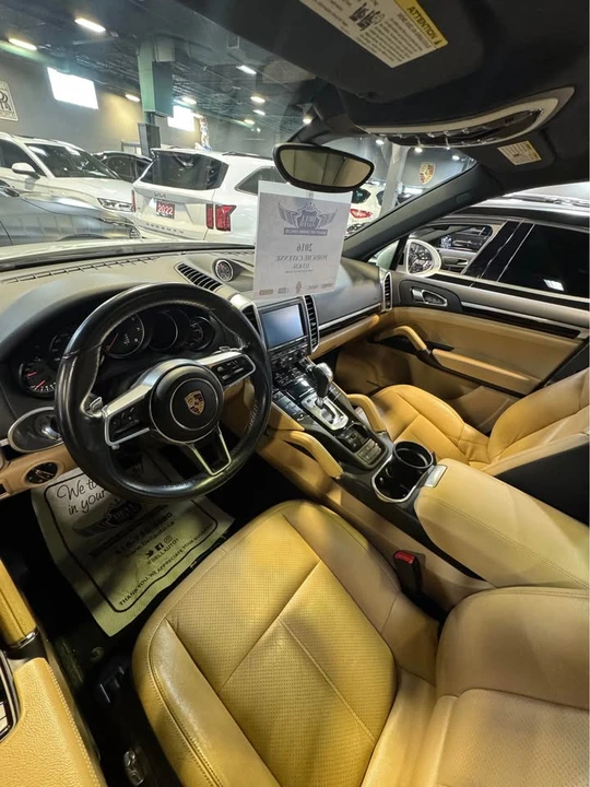 2016 Porsche 958 Cayenne - Image 3 of 4