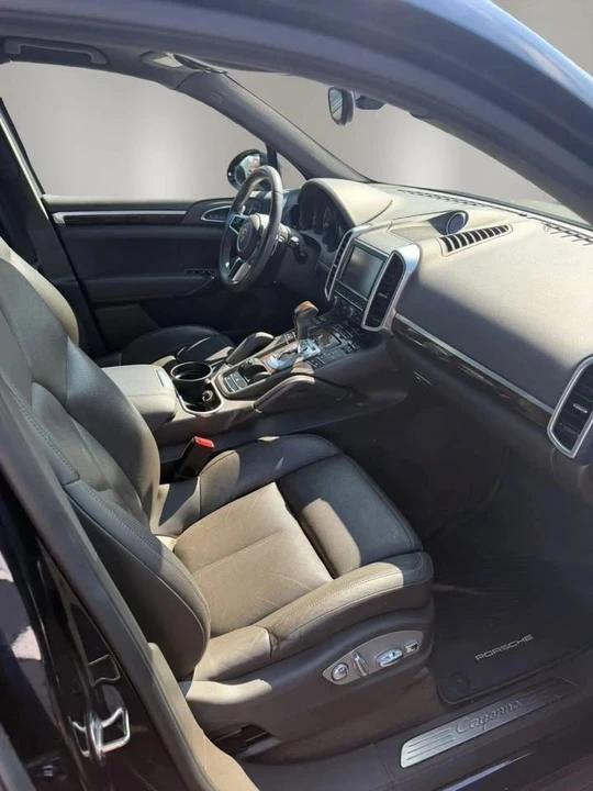 2016 Porsche 958 Cayenne - Image 12 of 16