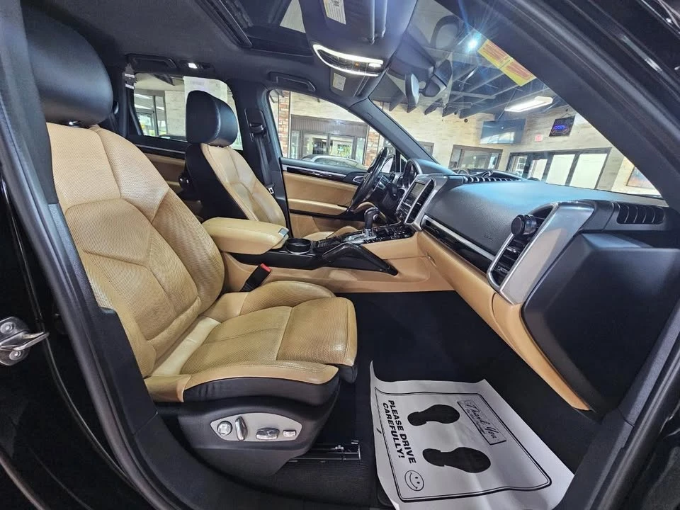 2016 Porsche 958 Cayenne - Image 14 of 20