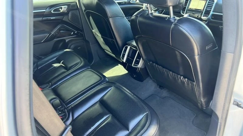 2016 Porsche 958 Cayenne - Image 17 of 20