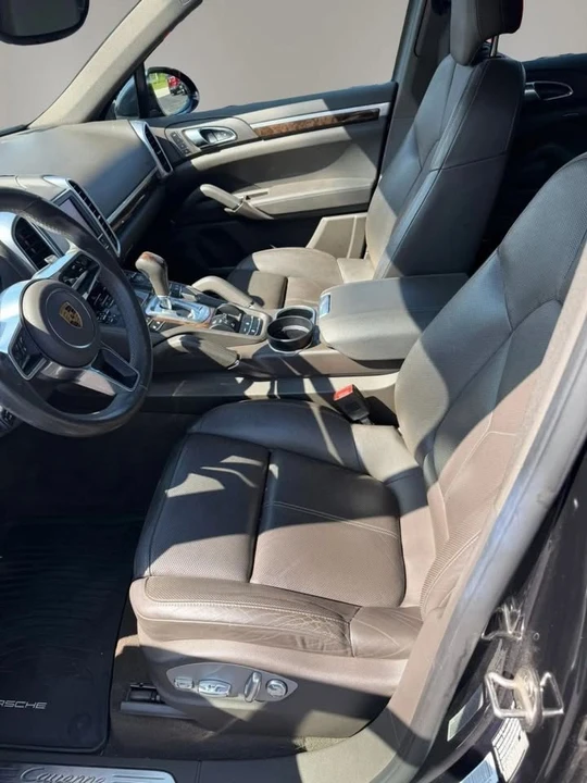 2016 Porsche 958 Cayenne - Image 14 of 16