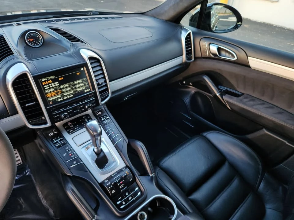 2016 Porsche 958 Cayenne - Image 14 of 20