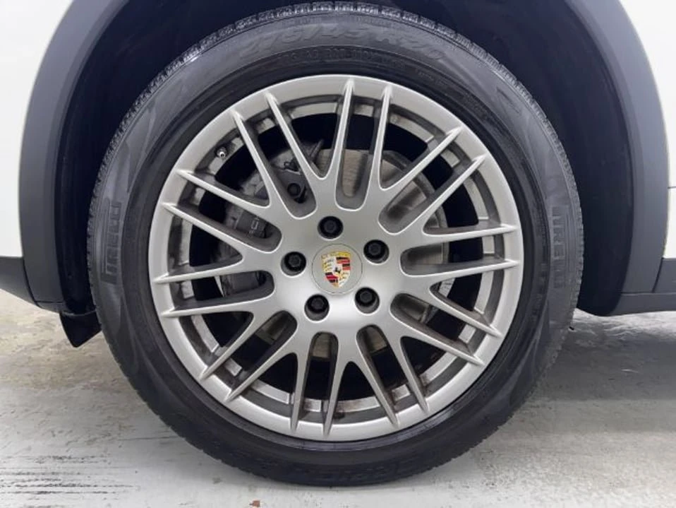 2016 Porsche 958 Cayenne - Image 17 of 20