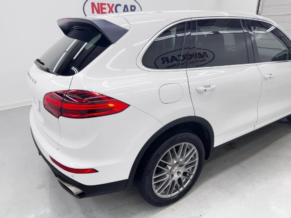 2016 Porsche 958 Cayenne - Image 10 of 20