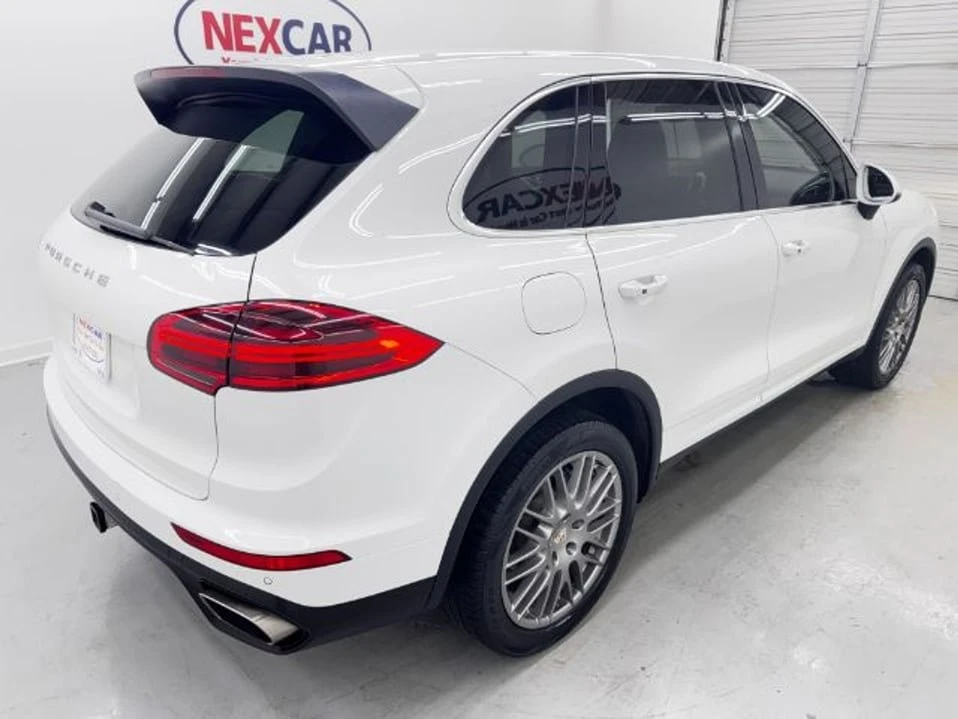 2016 Porsche 958 Cayenne - Image 9 of 20