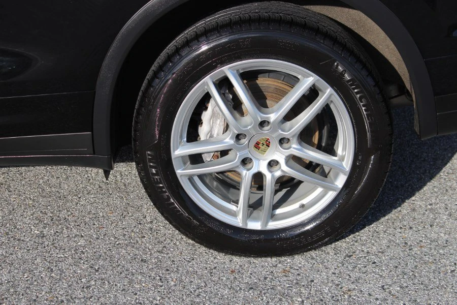2016 Porsche 958 Cayenne - Image 13 of 20