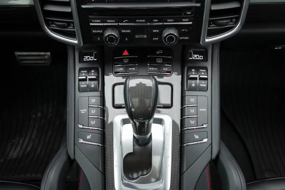 2016 Porsche 958 Cayenne - Image 14 of 16
