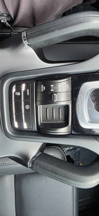 2016 Porsche 958 Cayenne - Image 15 of 20