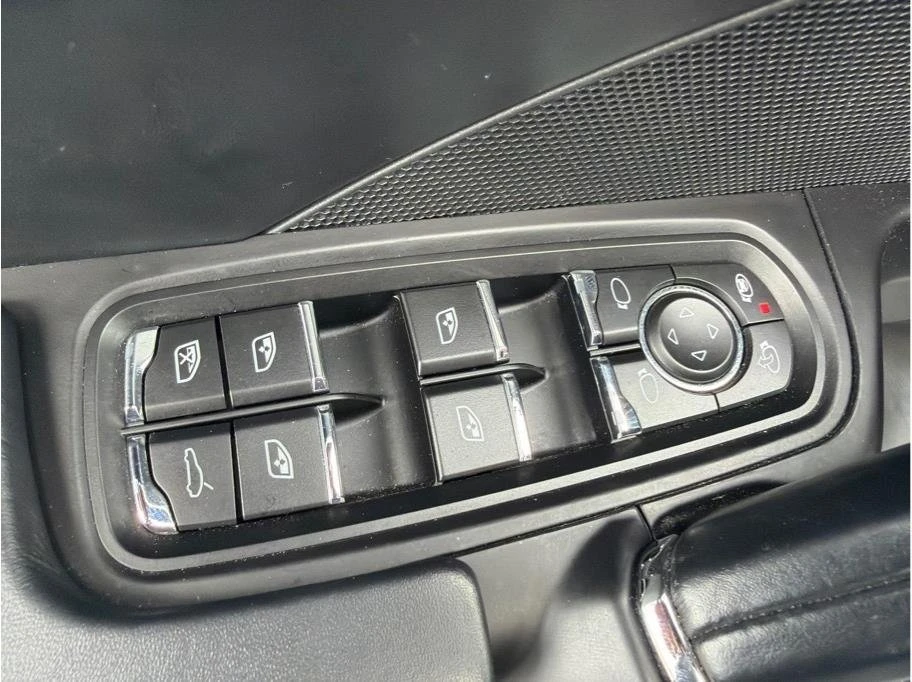 2016 Porsche 958 Cayenne - Image 10 of 20