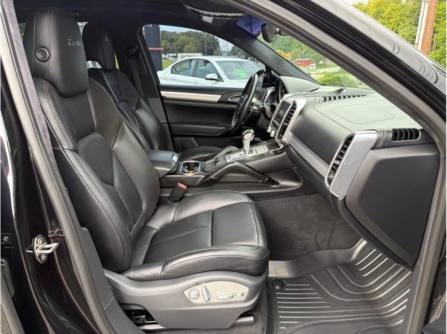 2016 Porsche 958 Cayenne - Image 14 of 20