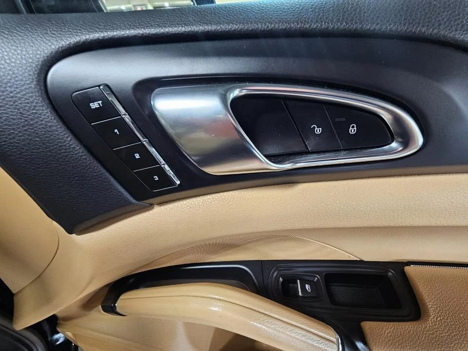2016 Porsche 958 Cayenne - Image 12 of 20