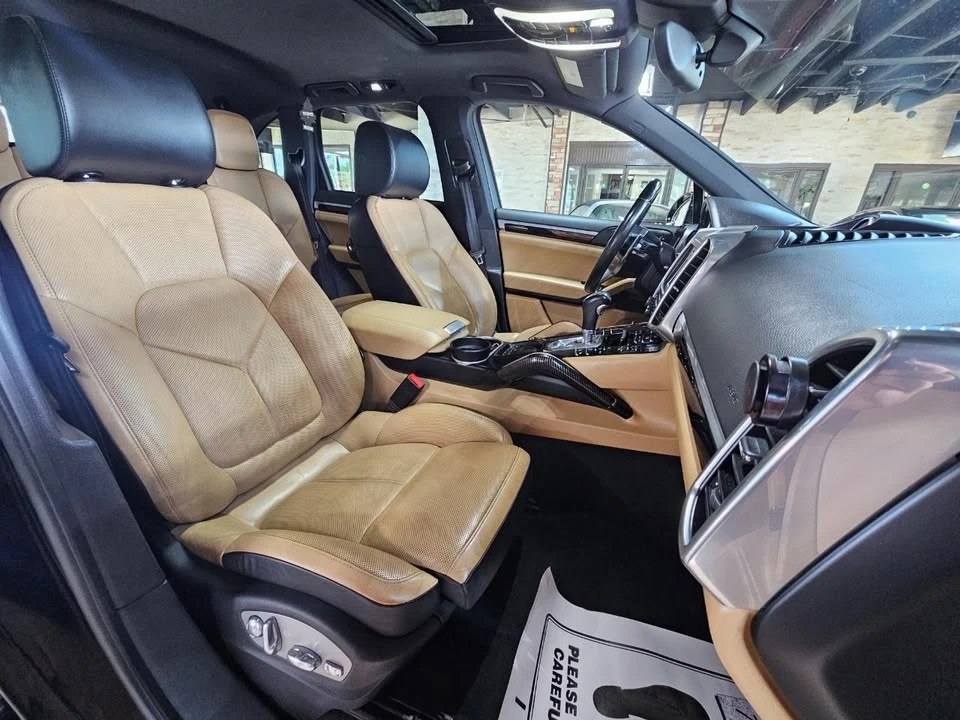 2016 Porsche 958 Cayenne - Image 13 of 20