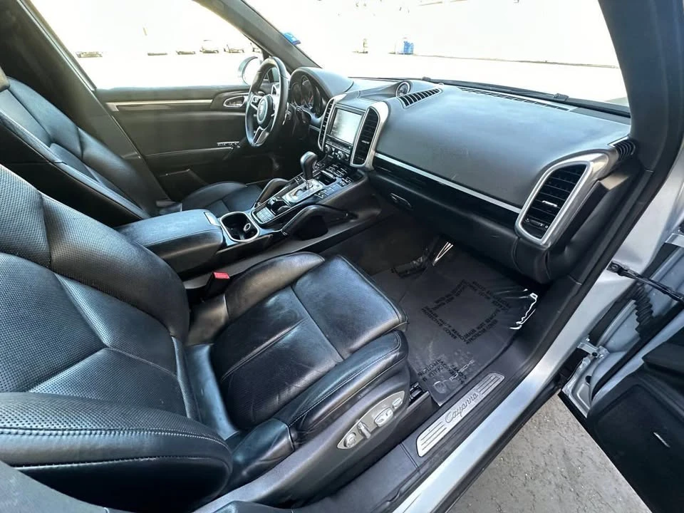 2016 Porsche 958 Cayenne - Image 11 of 18