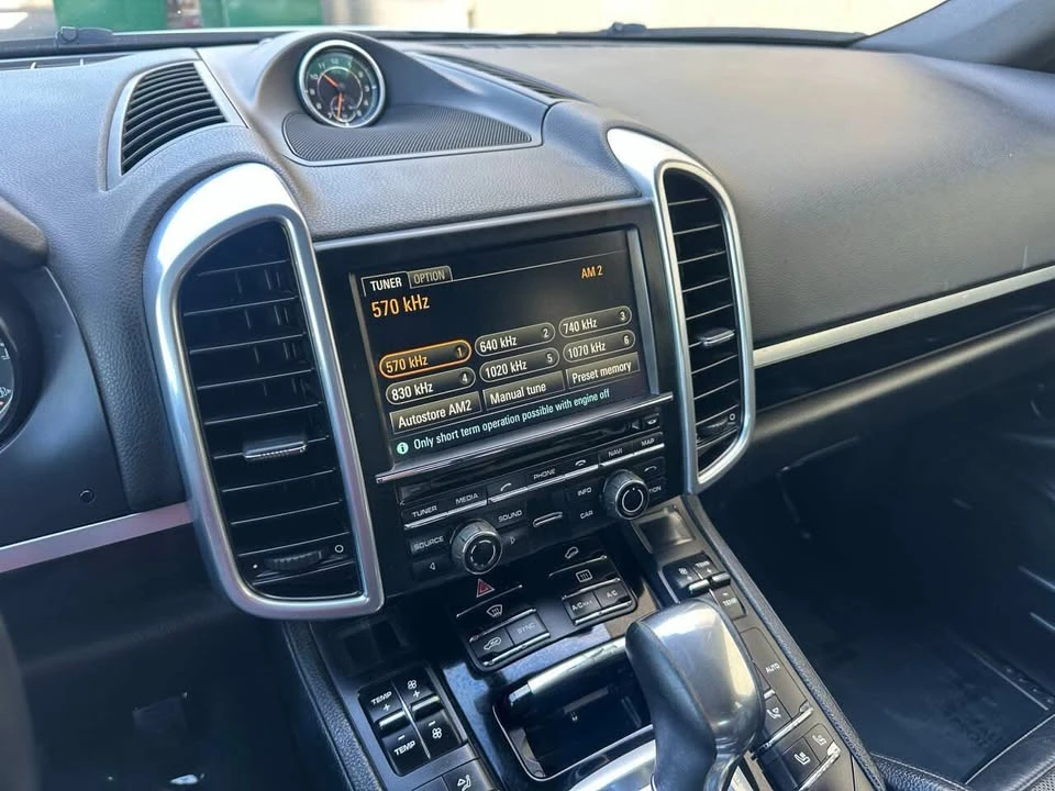 2016 Porsche 958 Cayenne - Image 14 of 18
