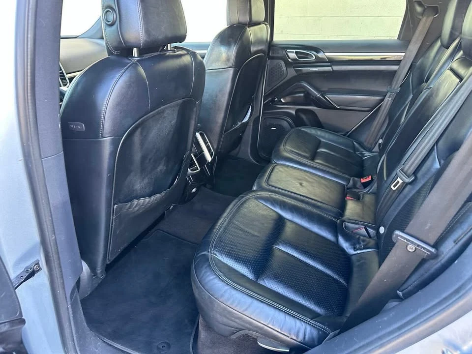 2016 Porsche 958 Cayenne - Image 12 of 18
