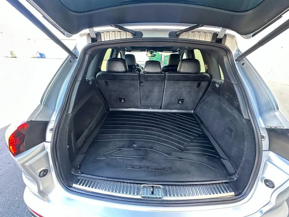 2016 Porsche 958 Cayenne - Image 16 of 18